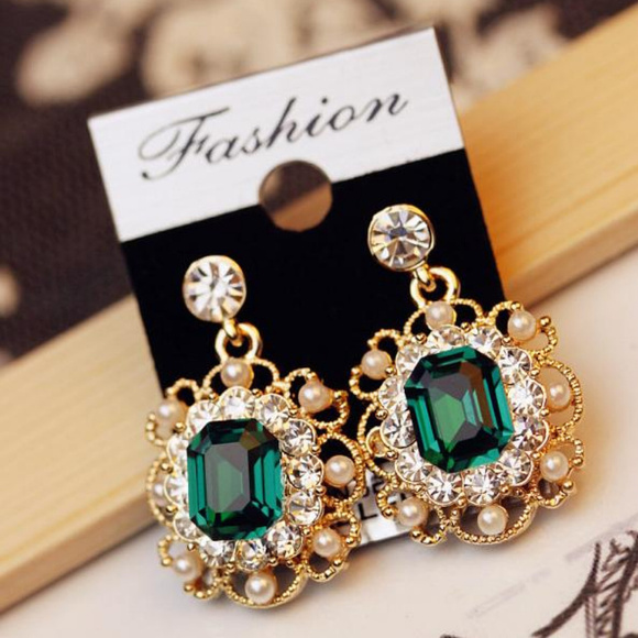 Crystal small Jewelry Pearls Square Earrings - Picture 2 of 8